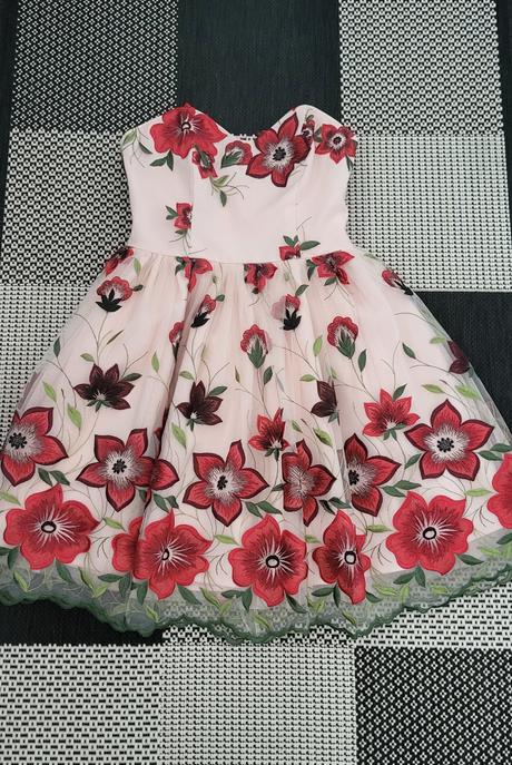 Spolocenske kvetinove saty, xs