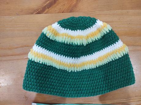Čiapka háčkovaná zelená, 