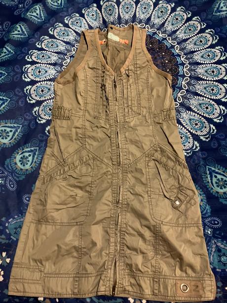 Plátené športové šaty, 36