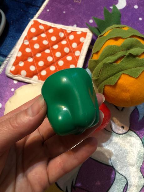 Ananás, jahoda, buchta a paprika do kuchynky,