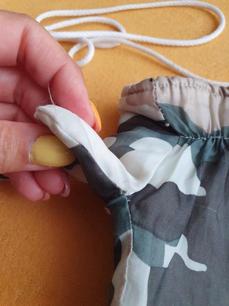 Rukavičky na šnúre č.74, 74