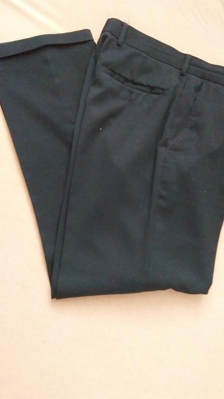 Čierny pánsky oblek, 54