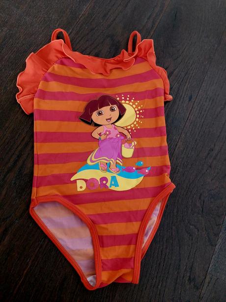 Krasne nenosene kvalitne plavky na 3-4r., 104