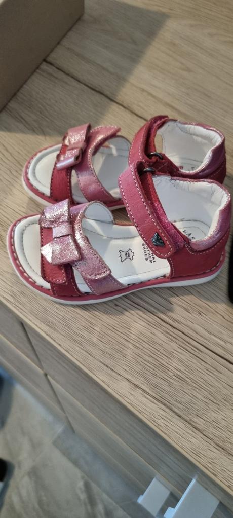 Sandalky, lasocki,22