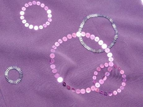 Kvalitne velmi pekne puzdrove šaty, 44