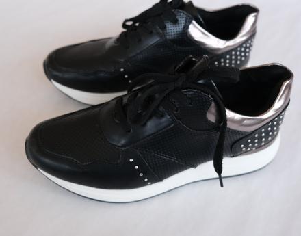 Čierne topánky, 39