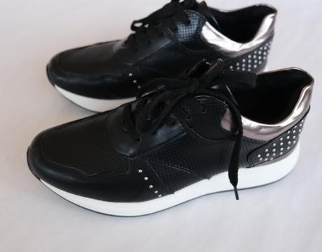 Čierne topánky, 39