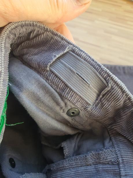 Mencestrove nohavice, benetton,110