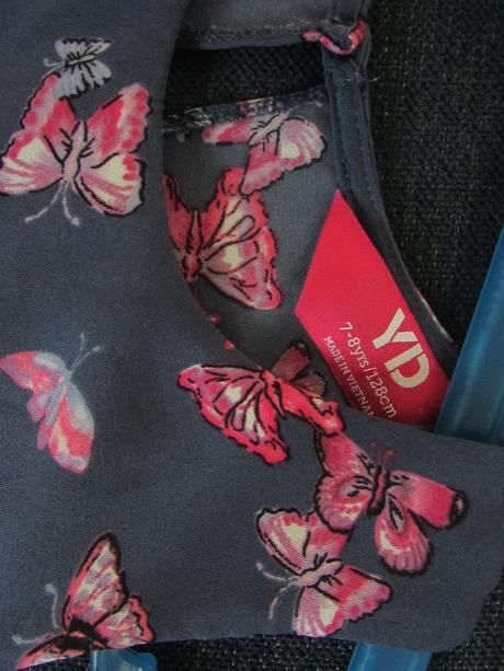 Bluzka s motylikmi, 128