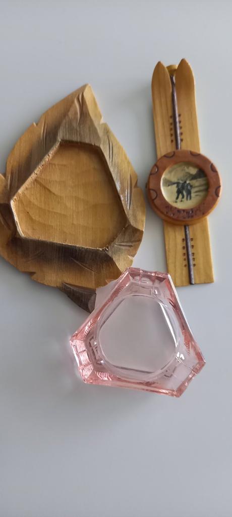 Prakticko-dekoracny popolnik, 