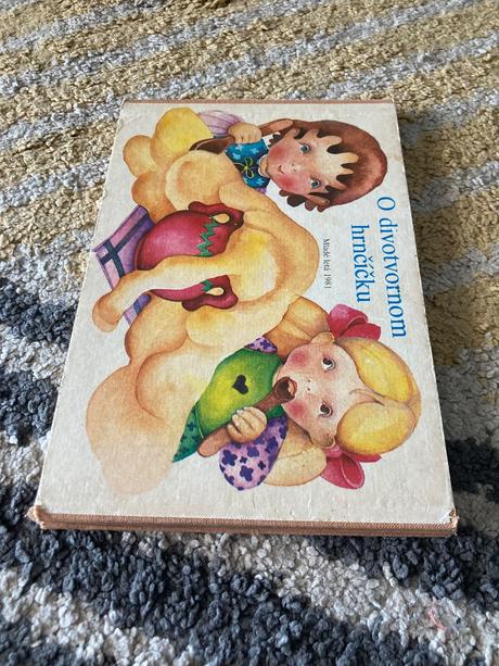 O divotvornom hrnčíčku krásne staré leporelo(1981), 