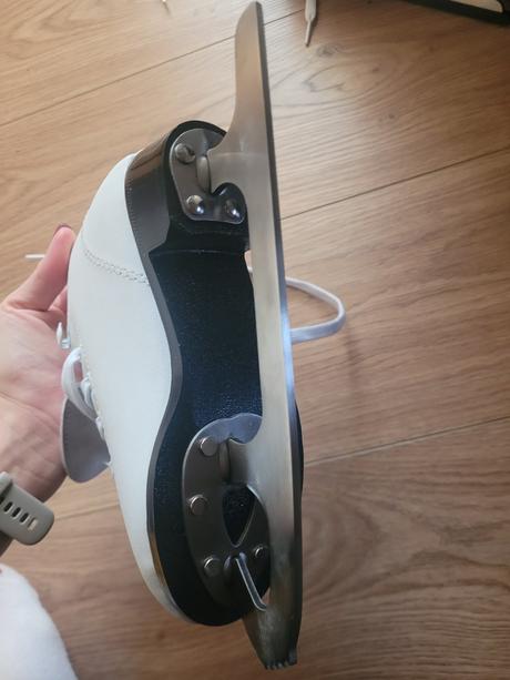 Korčule na ľad, 31