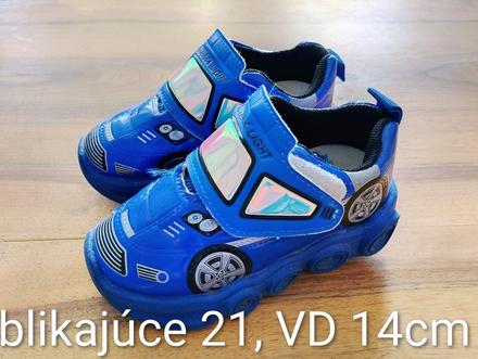 Blikajúce tenisky, 21