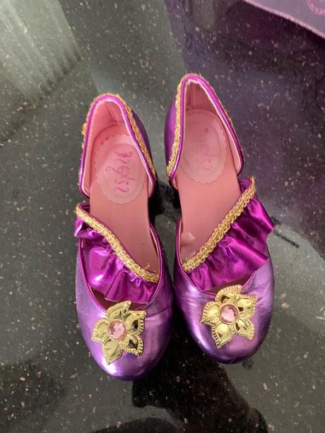 Rapunzel deluxe disney kostým s črievicami a korun, 