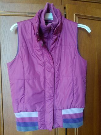 Tmavoruzova vesta, xl