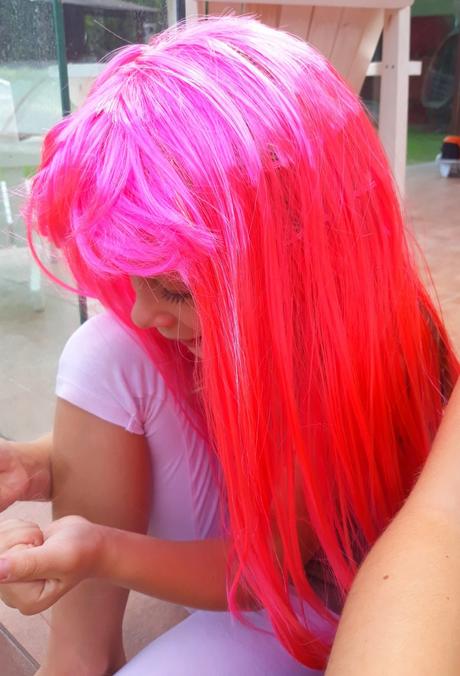 Čierna parochňa - vlnité dlhé vlasy, 