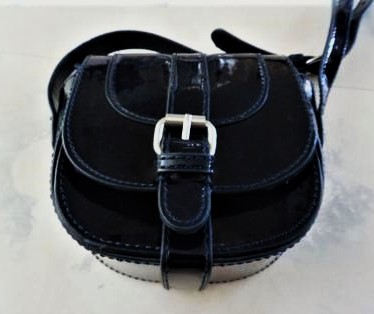 Laková kabelka, zara