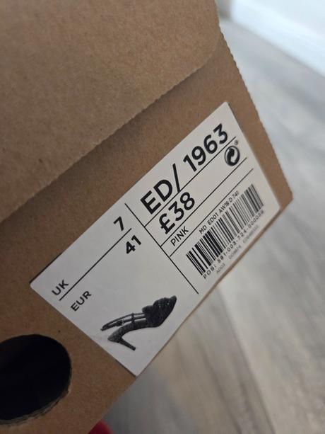 Bledoružové sandále, next,41