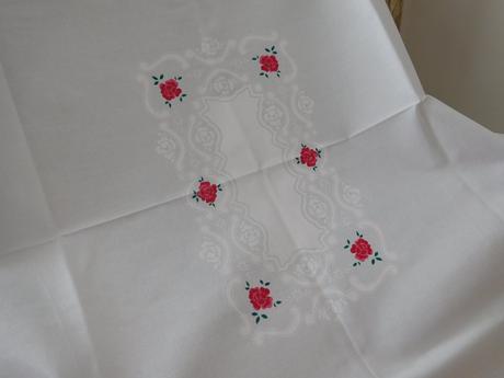 Biela bavlnený obrus ruža,, 