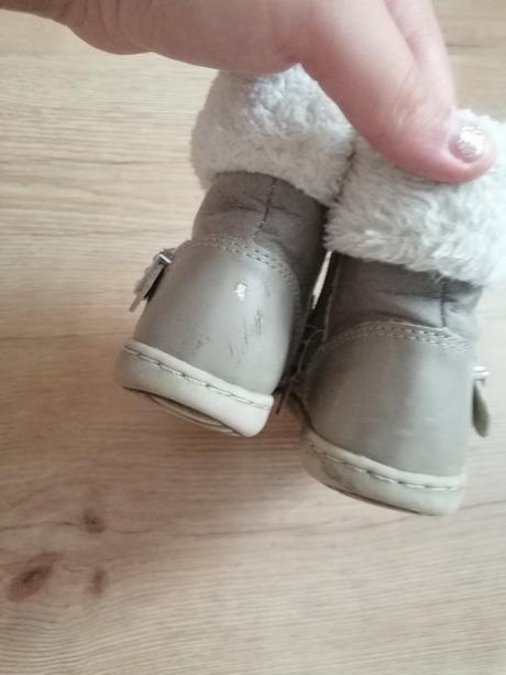 Teplé čižmičky, 23