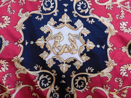 Kvalitná luxusna hodvabna elegantná šatka, l