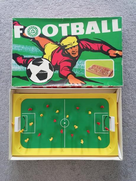 Retro stolný futbal, 