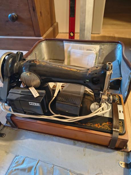 Starý šijací stroj, 