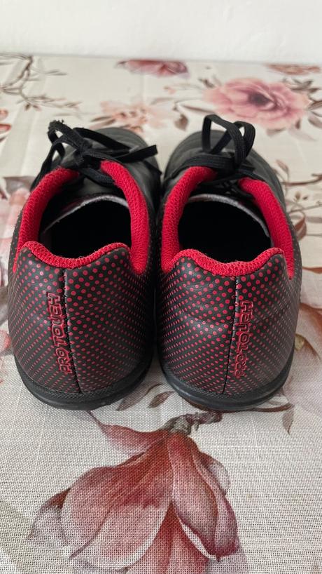 Kopačky na futbal, 34