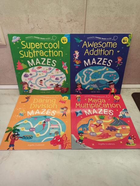 Finger trace mazes 4 books,