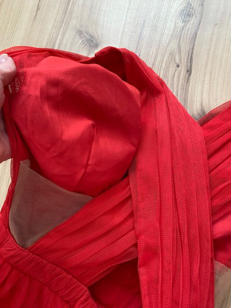 Spoločenské šaty zn. asos, 32