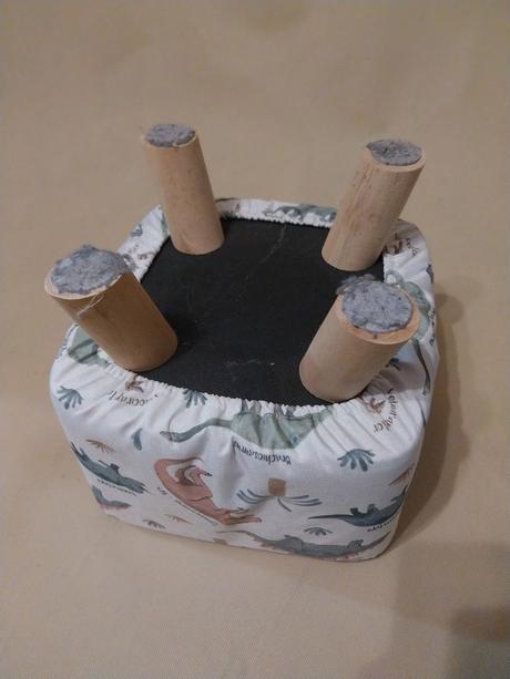 Stolicka pre deti dino, 