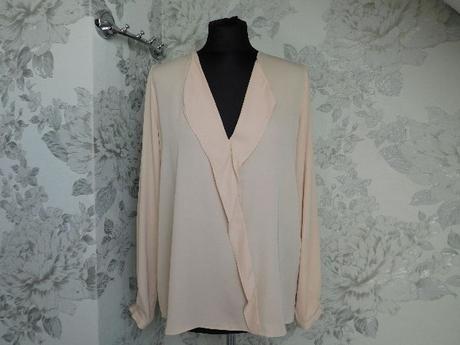 Velmi pekna bluzka, mango,38