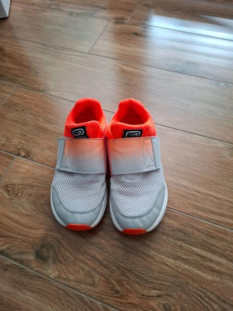 Tenisky/na telesnú/, 33