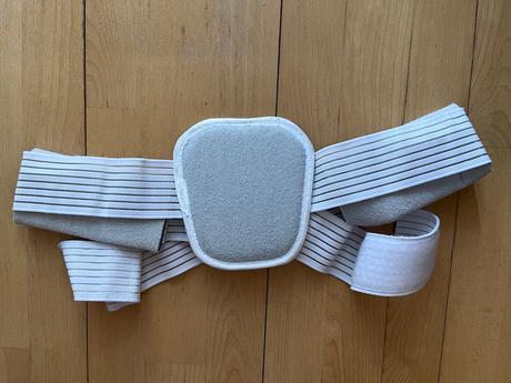 Pomôcka na vystretý chrbat na vek cca 10 rokov, 