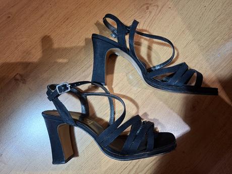 Čierne sandálky (veľkosť 37), 37