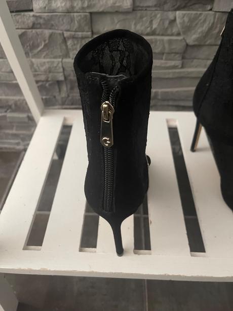 Guess by marciano  38 sedia na 25 cm nohu, guess,38