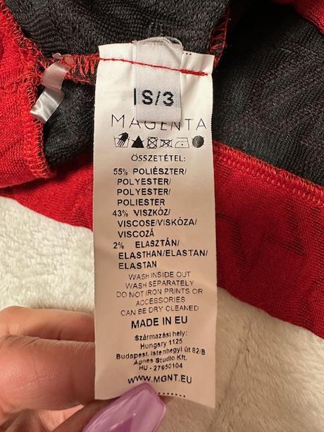 Tmavočervený top s 3d vzorom zn. magenta, l / m