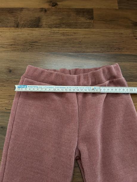 Tvistové nohavice, 122