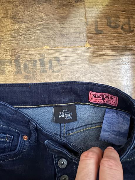 Tmavomodré elastické skinny rifle, takko,134