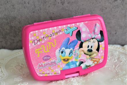 Dóza na desiatu-minnie,