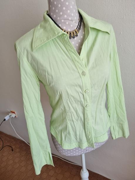 Jasnozelena elasticka bluzka s, s