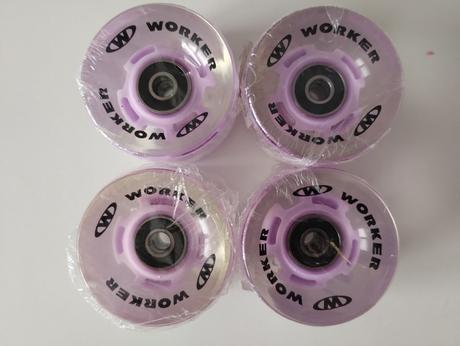 Svietiace kolieska na pennyboard, 