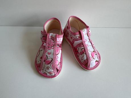 Dievčenské papučky, manik,23