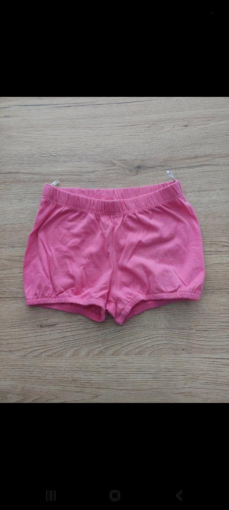 Šortky, baby club,86
