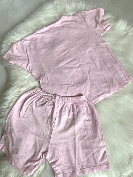 Pyzamko so zirafou, 122