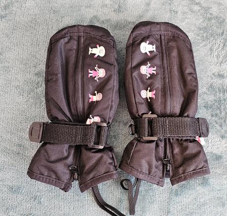 Rukavičky so zapínanim, 98