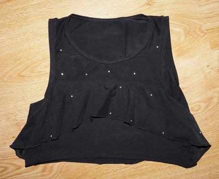 Kratke s volanmi a kamienkami, xs