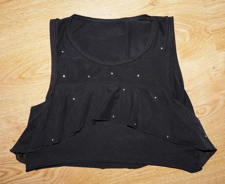 Kratke s volanmi a kamienkami, xs