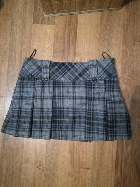 Mini "školácke" sukne, s