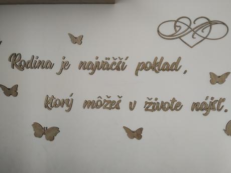 Drevený citát o rodine, 